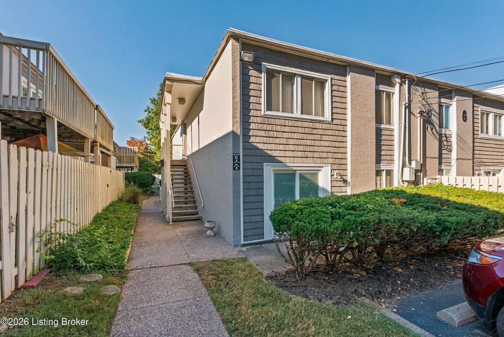Photo of 1935 Gardiner Ln #G102, Louisville, KY 40205 (MLS # 1733196)