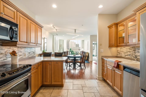 Tiny photo for 222 E Witherspoon St #806, Louisville, KY 40202 (MLS # 1728982)