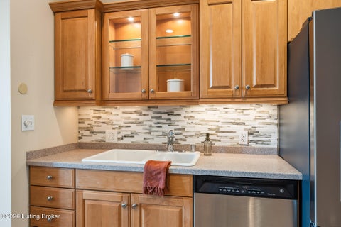 Tiny photo for 222 E Witherspoon St #806, Louisville, KY 40202 (MLS # 1728982)