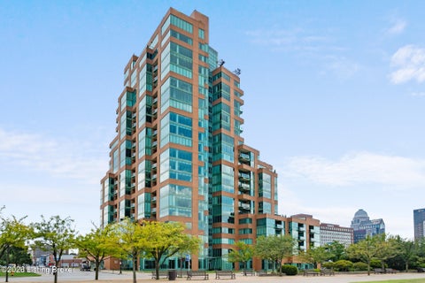 Tiny photo for 222 E Witherspoon St #806, Louisville, KY 40202 (MLS # 1728982)