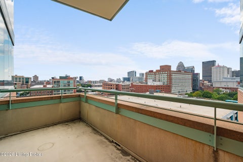 Tiny photo for 222 E Witherspoon St #806, Louisville, KY 40202 (MLS # 1728982)