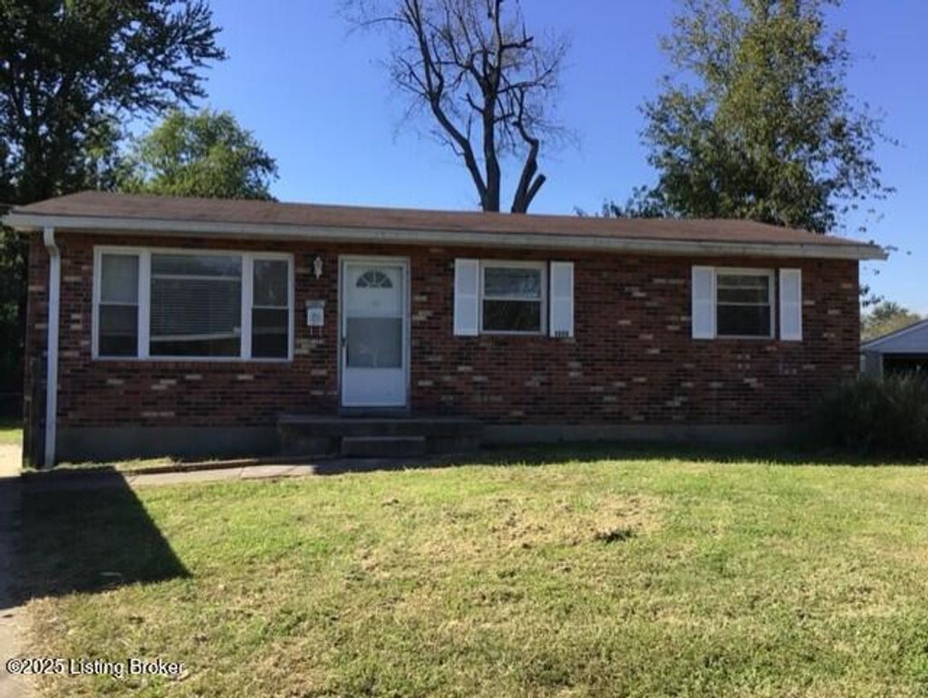 Photo of 5606 Leemont Ct, Louisville, KY 40272 (MLS # 1706305)