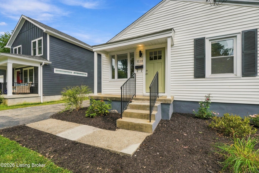 Photo of 1709 Washington Blvd, Louisville, KY 40242 (MLS # 1729725)