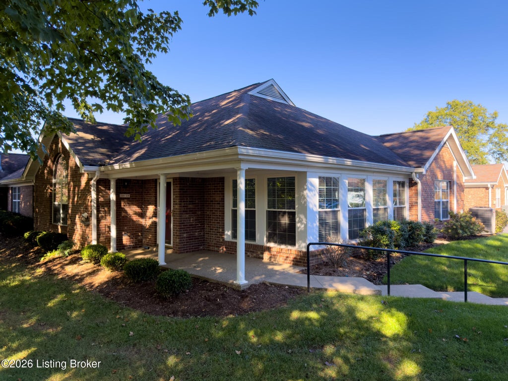 Photo of 10536 Eagle Pines Ln, Louisville, KY 40223 (MLS # 1731469)