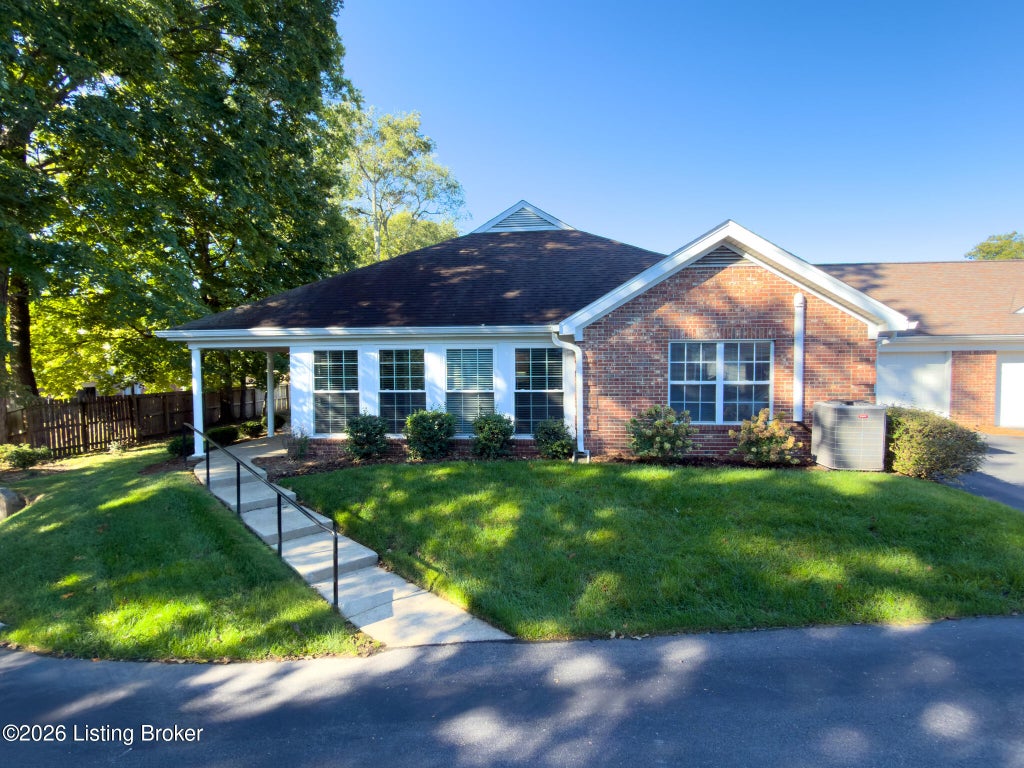 Photo of 10536 Eagle Pines Ln, Louisville, KY 40223 (MLS # 1731469)
