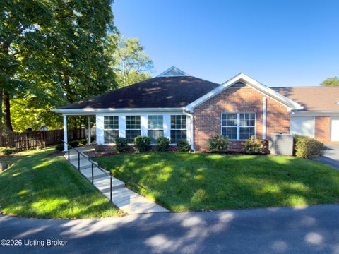 Homes For Sale - 10536 Eagle Pines Ln<br/> Jefferson County, Louisville, KY 40223