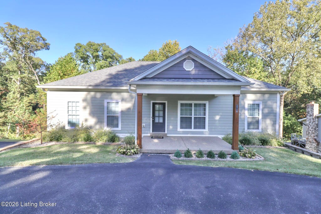 Photo of 2718 Windsor Forest Dr, Louisville, KY 40272 (MLS # 1731463)