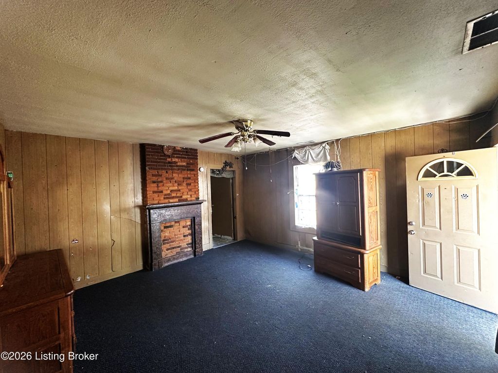 Photo of 726 Vine St, Louisville, KY 40204 (MLS # 1714079)