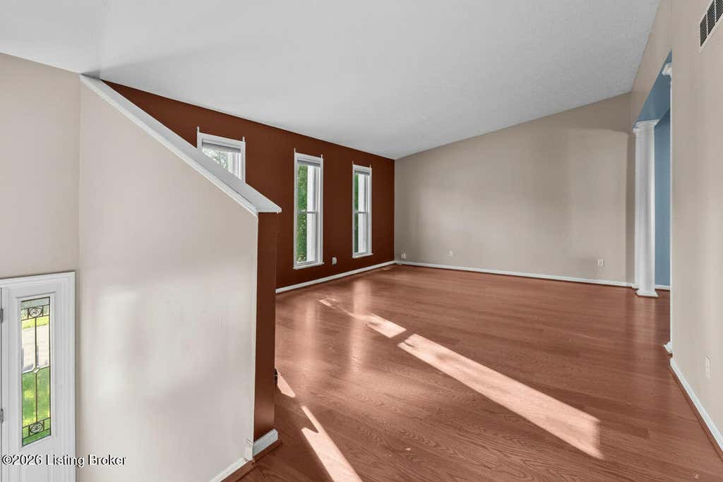 Photo of 6311 May Pen Rd, Louisville, KY 40228 (MLS # 1724149)