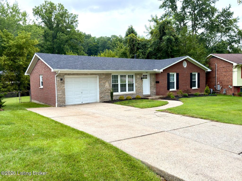 Photo of 7307 Ticonderoga Dr, Louisville, KY 40214 (MLS # 1724467)
