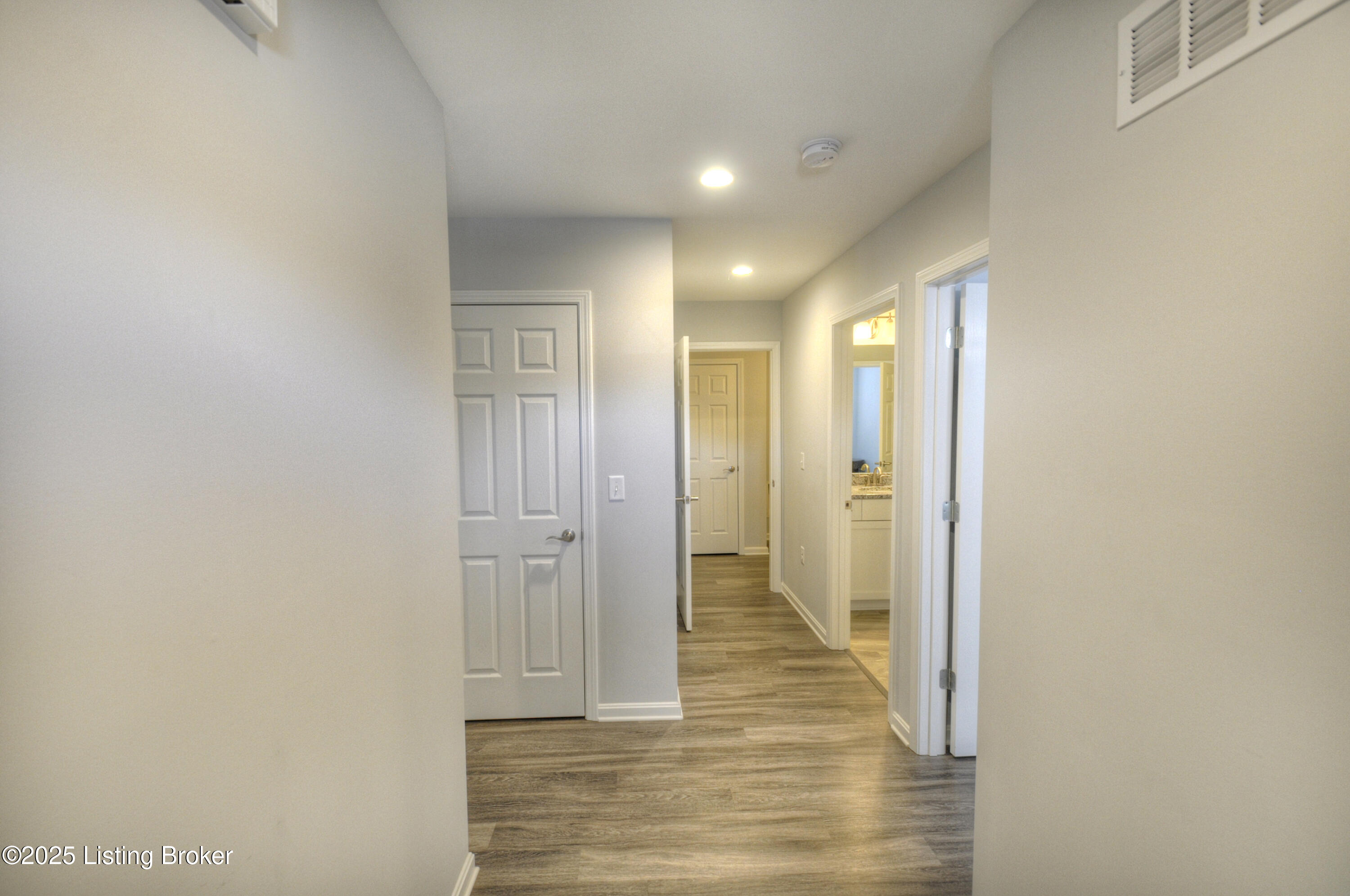 10206 Valkyrie Ct, Louisville, Kentucky image 8