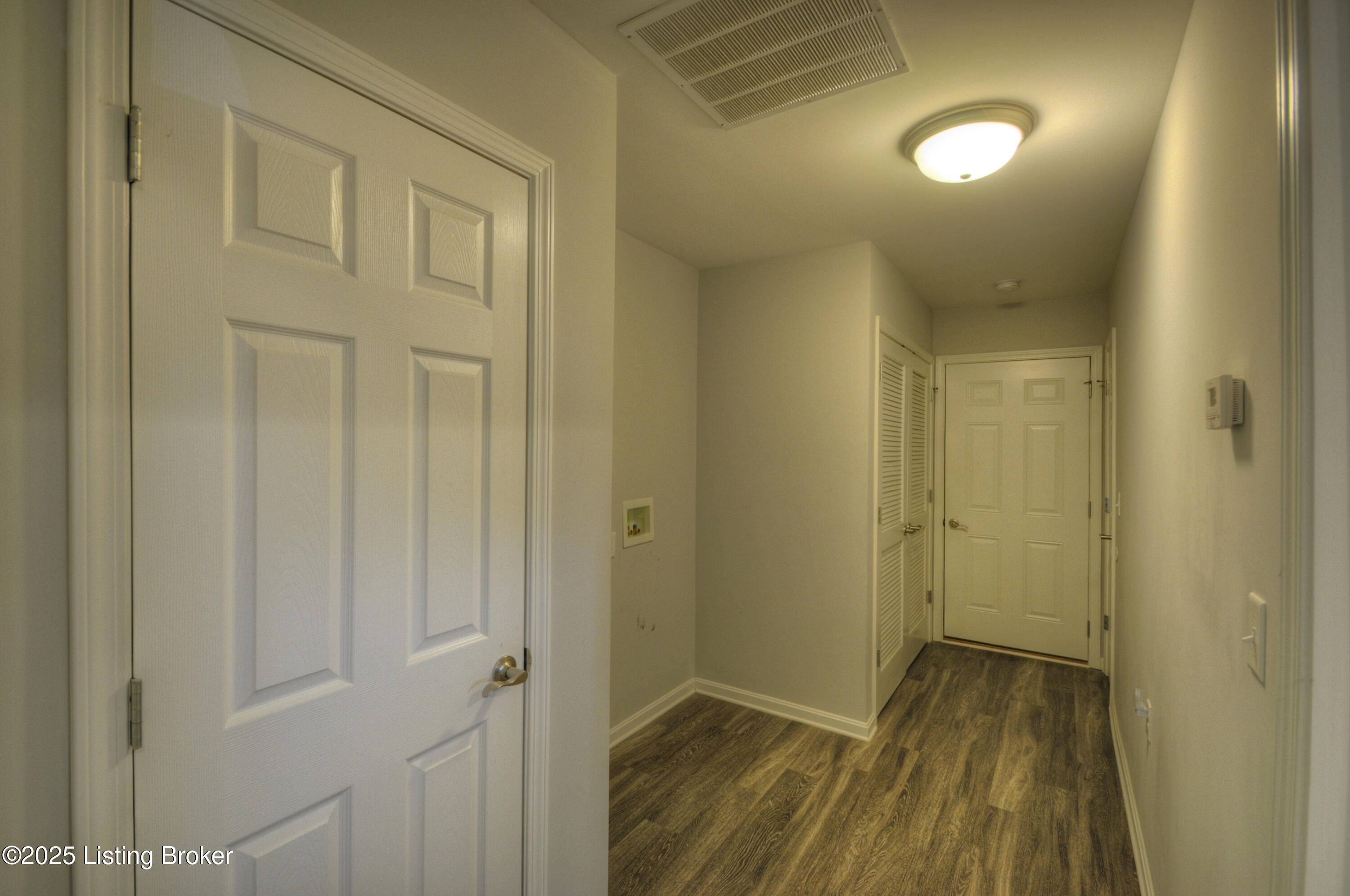 10206 Valkyrie Ct, Louisville, Kentucky image 16