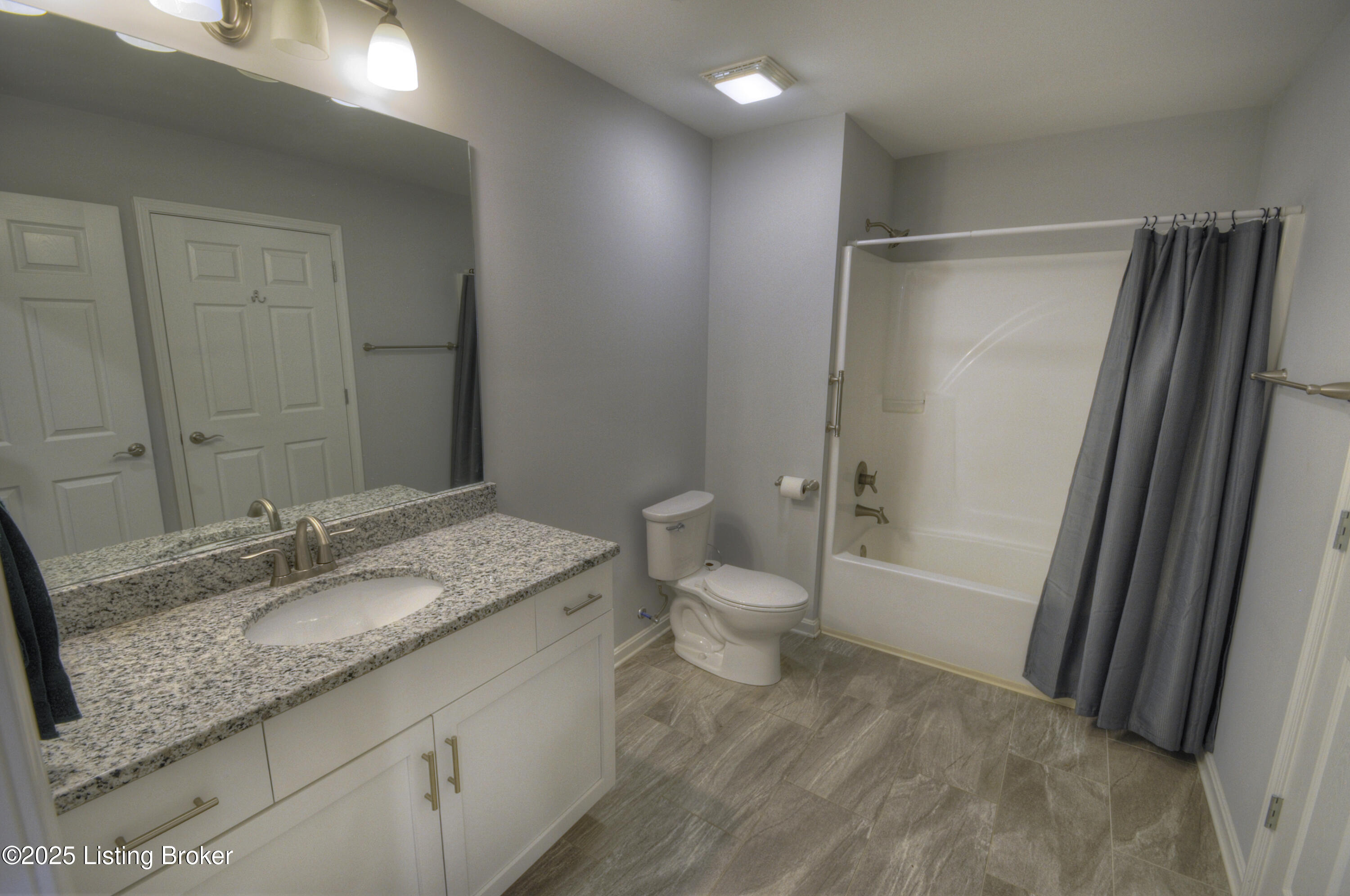 10206 Valkyrie Ct, Louisville, Kentucky image 15