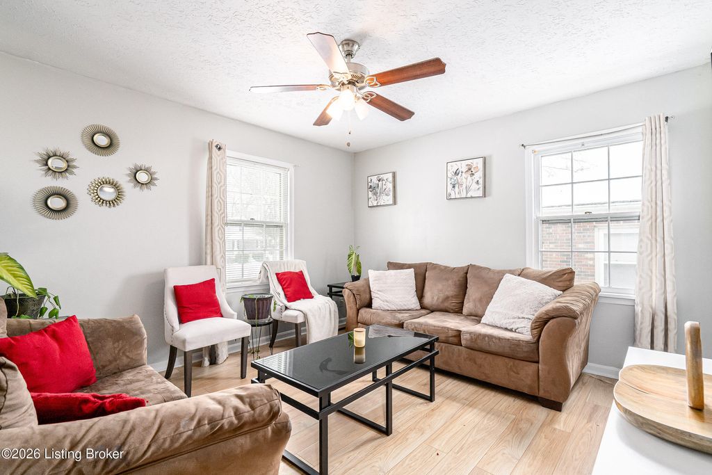 Photo of 703 Iroquois Ave, Louisville, KY 40214 (MLS # 1708626)