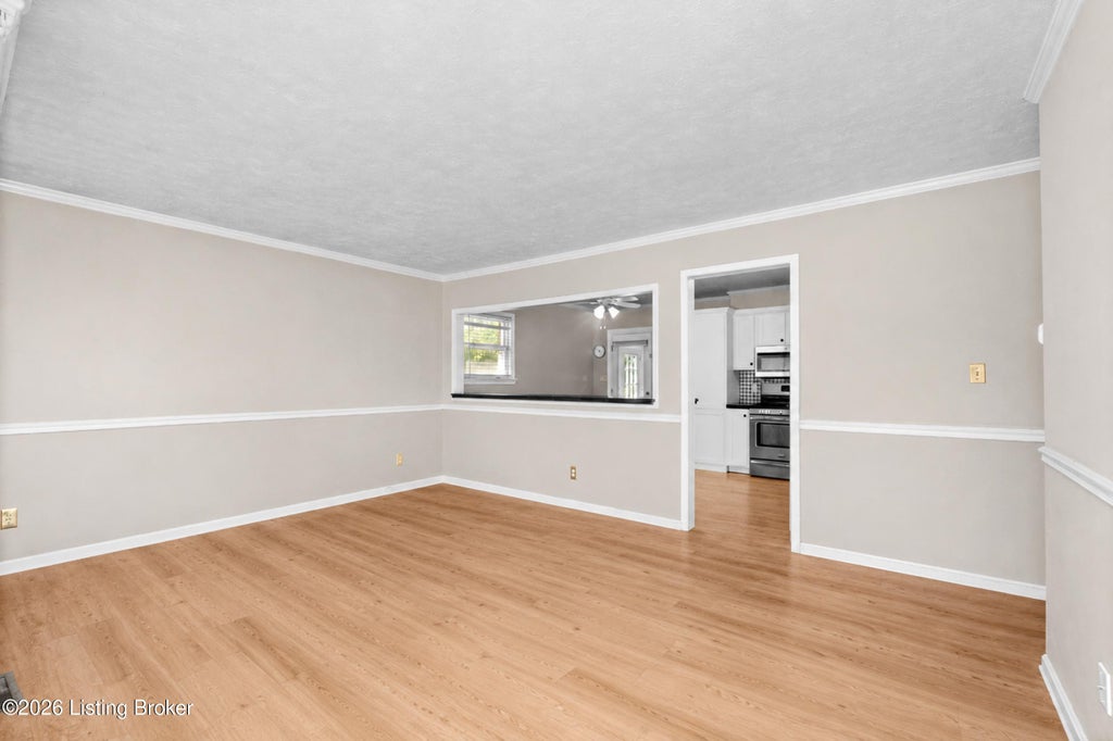 Photo of 6905 Boxwood Ct, Pewee Valley, KY 40056 (MLS # 1727852)