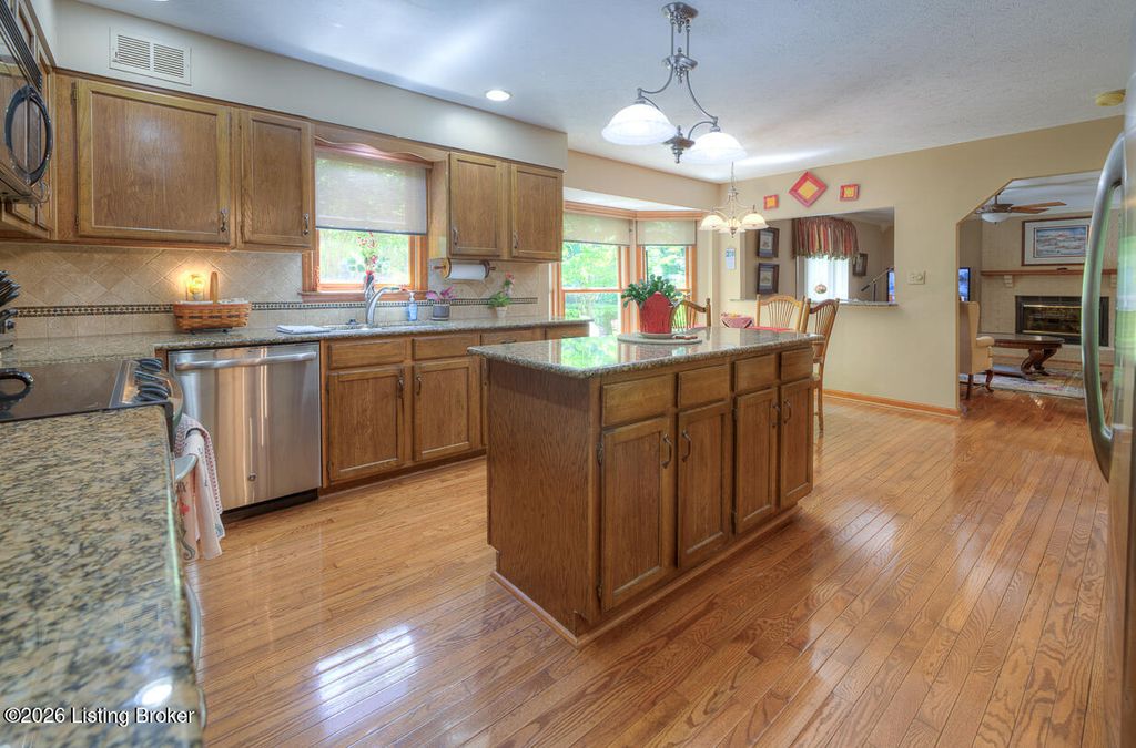 Photo of 8008 Montero Dr, Prospect, KY 40059 (MLS # 1719014)