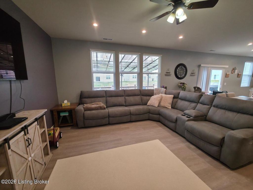 Photo of 4025 White Pine Ln, La Grange, KY 40031 (MLS # 1715507)