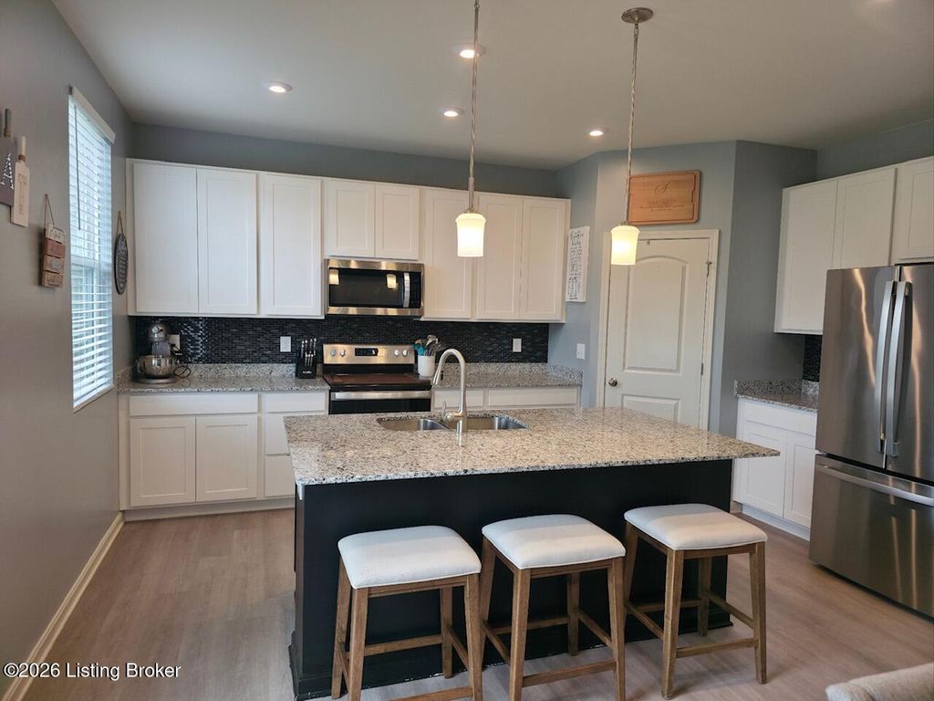 Photo of 4025 White Pine Ln, La Grange, KY 40031 (MLS # 1715507)