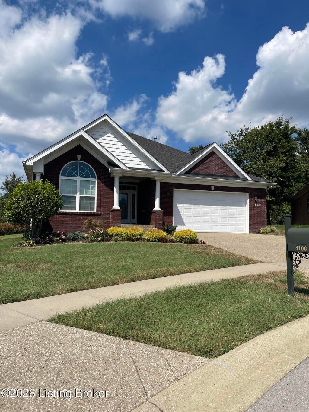 Photo of 8106 Cedar Garden Cir, Louisville, KY 40291 (MLS # 1729813)