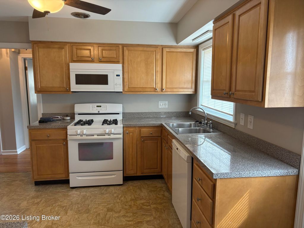 Photo of 4146 Westport Terrace, Louisville, KY 40207 (MLS # 1710379)