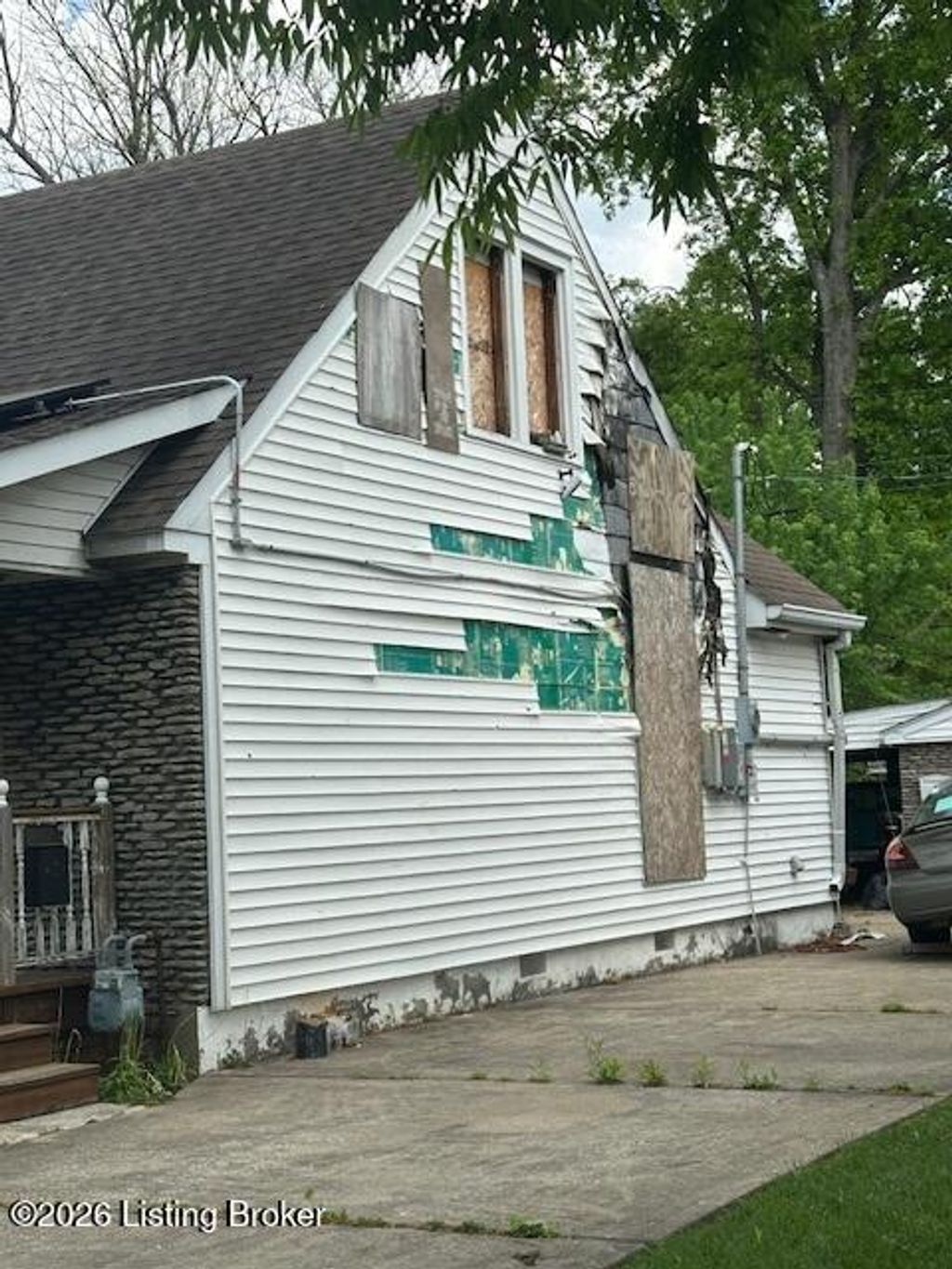 Photo of 205 Kenoak Dr, Louisville, KY 40214 (MLS # 1716169)