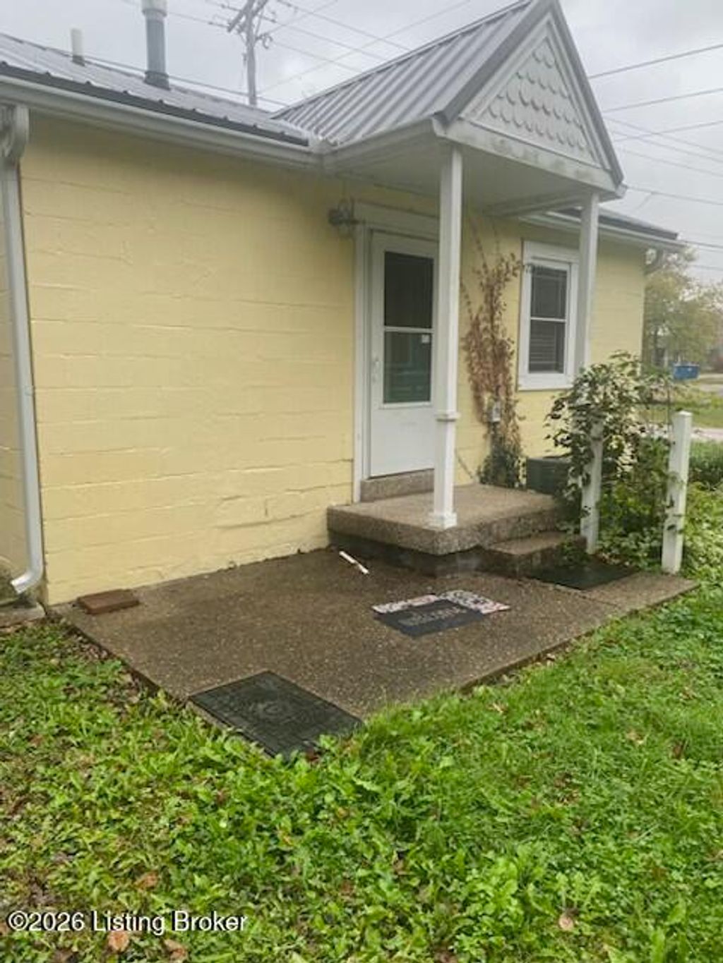 Photo of 6413 Terry Rd, Louisville, KY 40258 (MLS # 1708667)