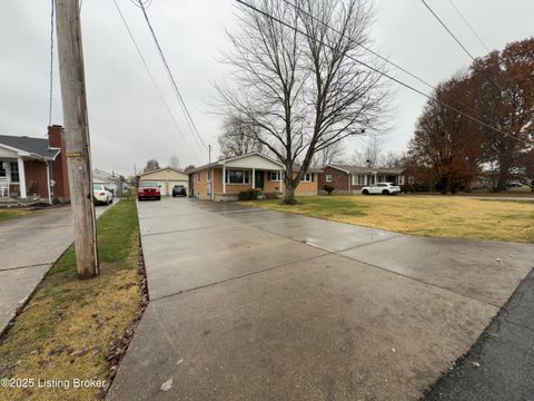 Photo of 3311 Pioneer Trail, Shepherdsville, KY 40165 (MLS # 1703920)