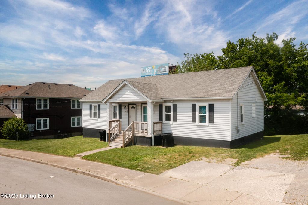 Photo of 407 Gernert Ct, Louisville, KY 40217 (MLS # 1706453)