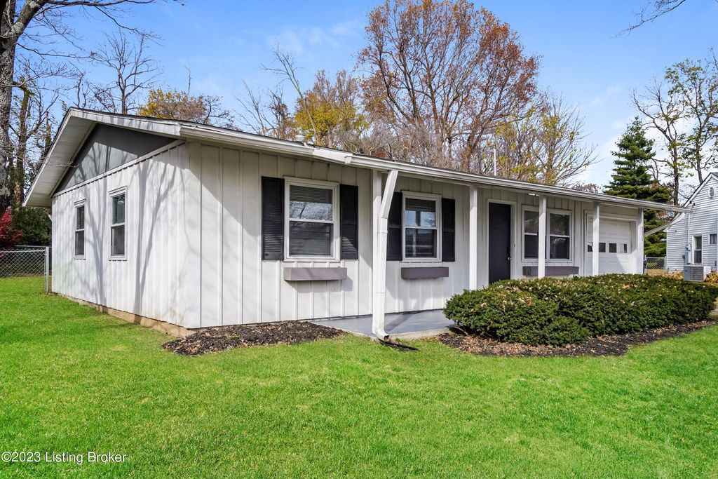 Photo of 9823 Merioneth Ct, Jeffersontown, KY 40299 (MLS # 1707417)