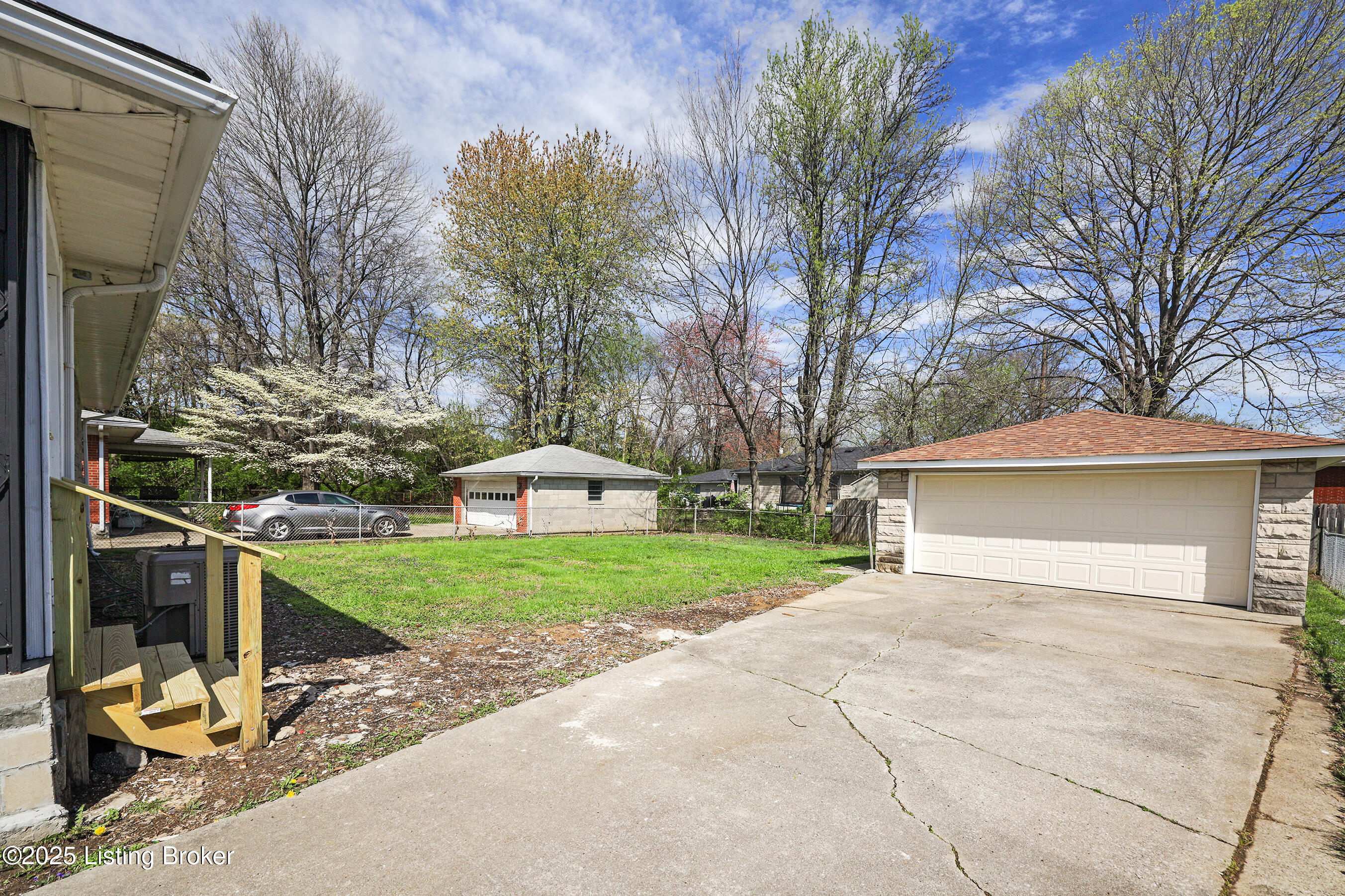 2337 Farnsley Rd, Louisville, Kentucky image 4