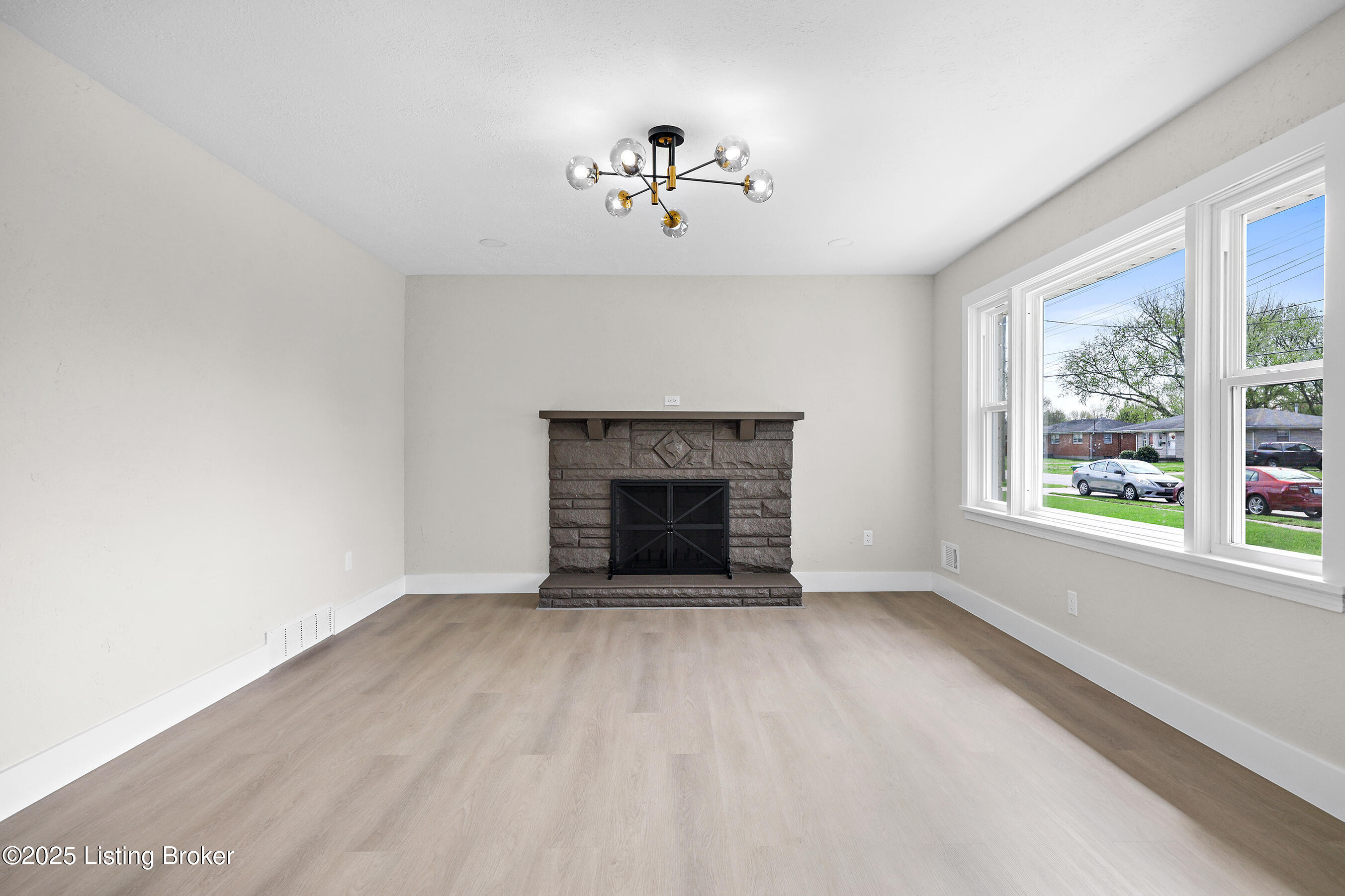 2337 Farnsley Rd, Louisville, Kentucky image 6