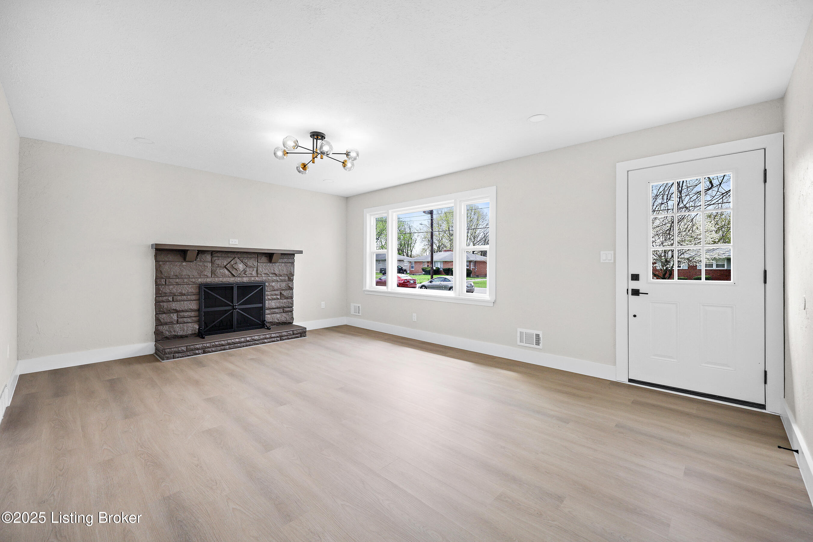 2337 Farnsley Rd, Louisville, Kentucky image 5