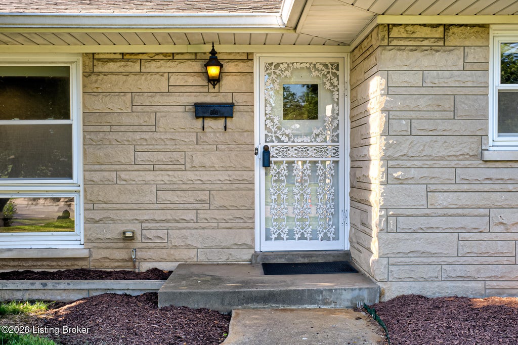 Photo of 7018 Norlynn Dr, Louisville, KY 40228 (MLS # 1719299)