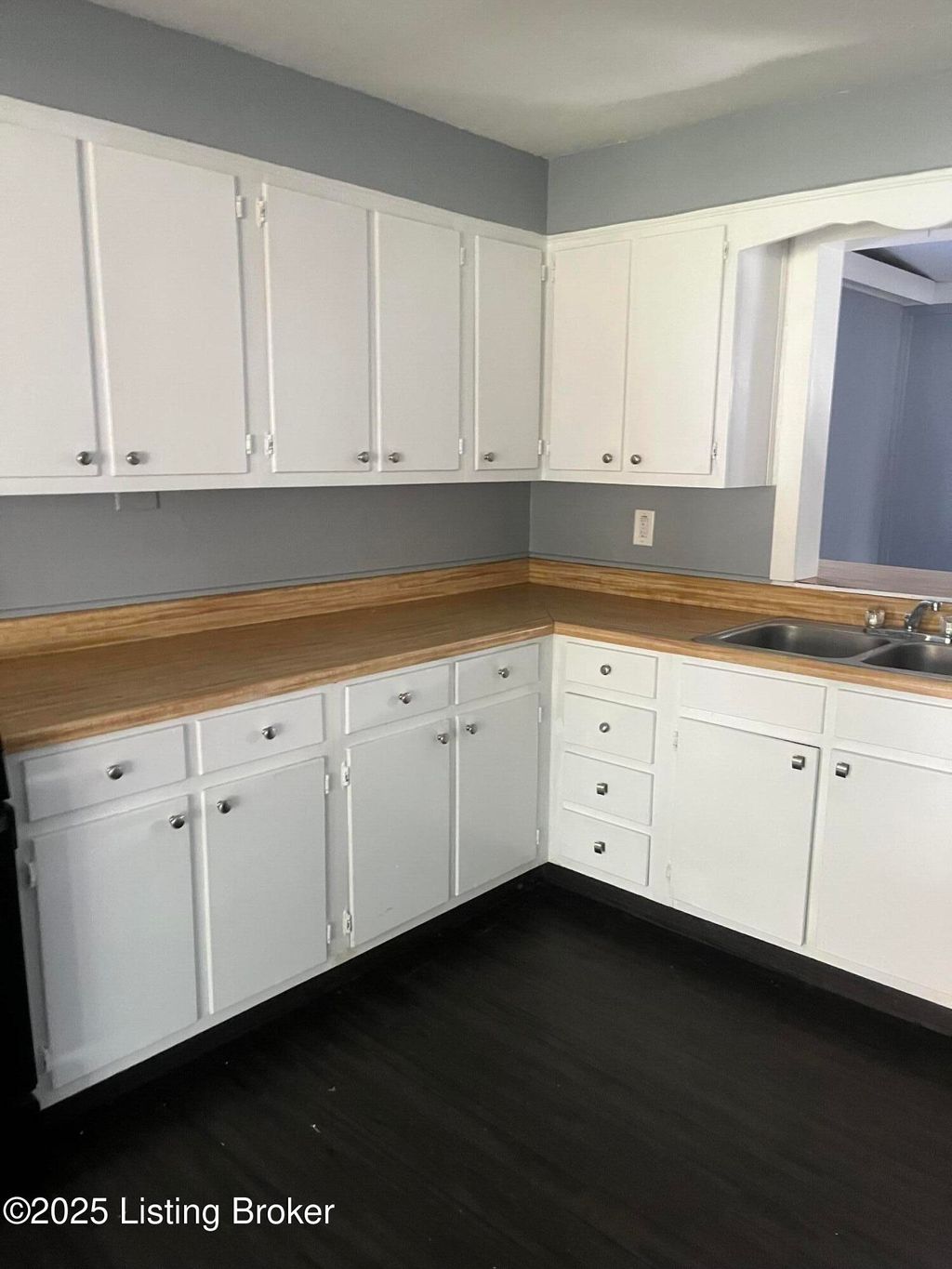Photo of 2306 Franklin Ave, Louisville, KY 40216 (MLS # 1701379)