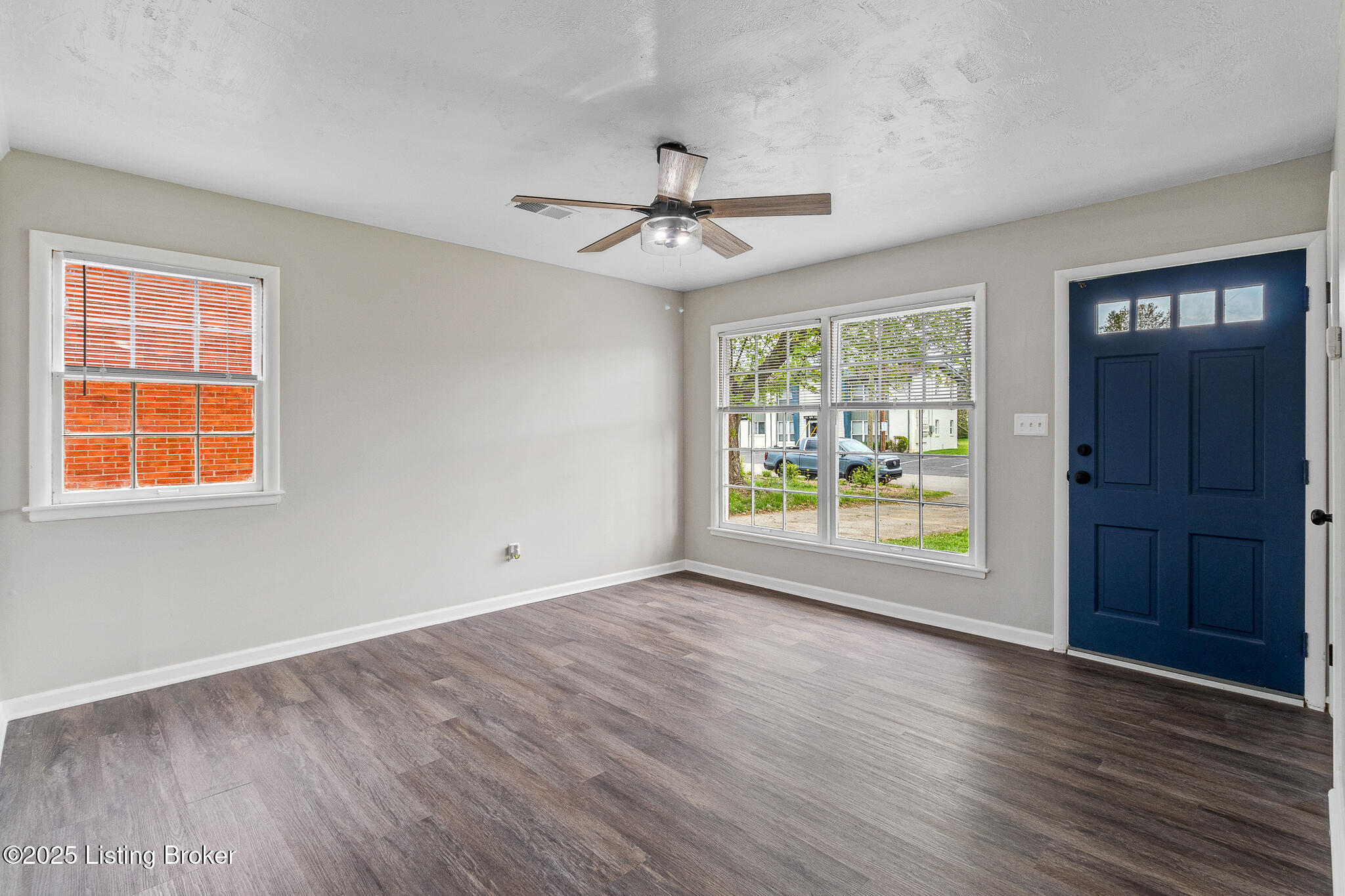 2231 Liverpool Ln, Louisville, Kentucky image 7