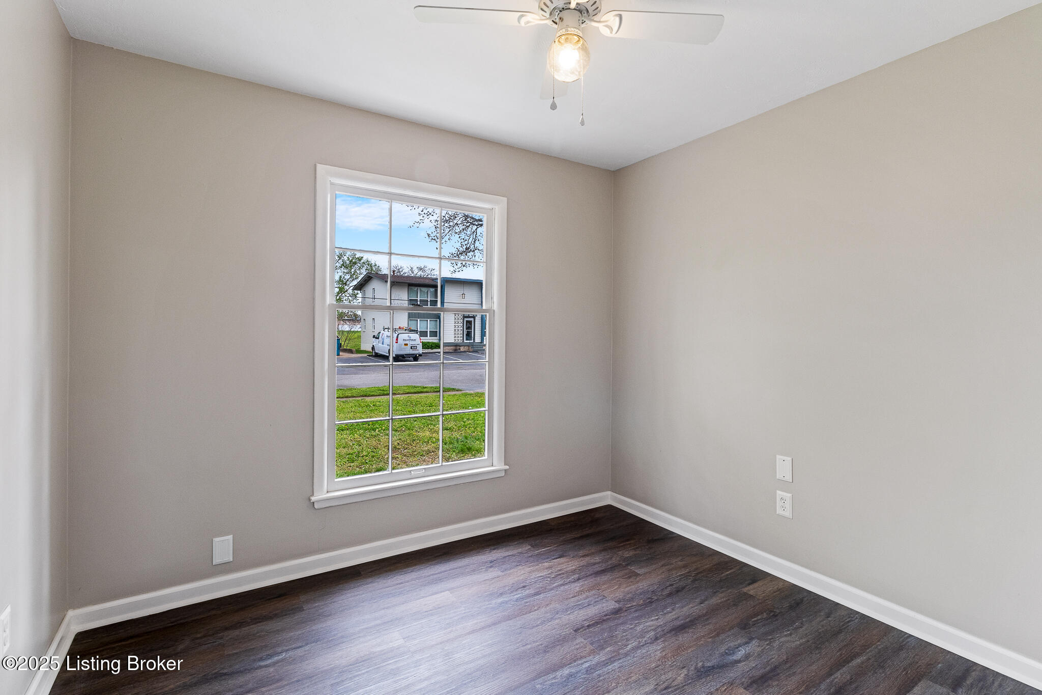 2231 Liverpool Ln, Louisville, Kentucky image 19
