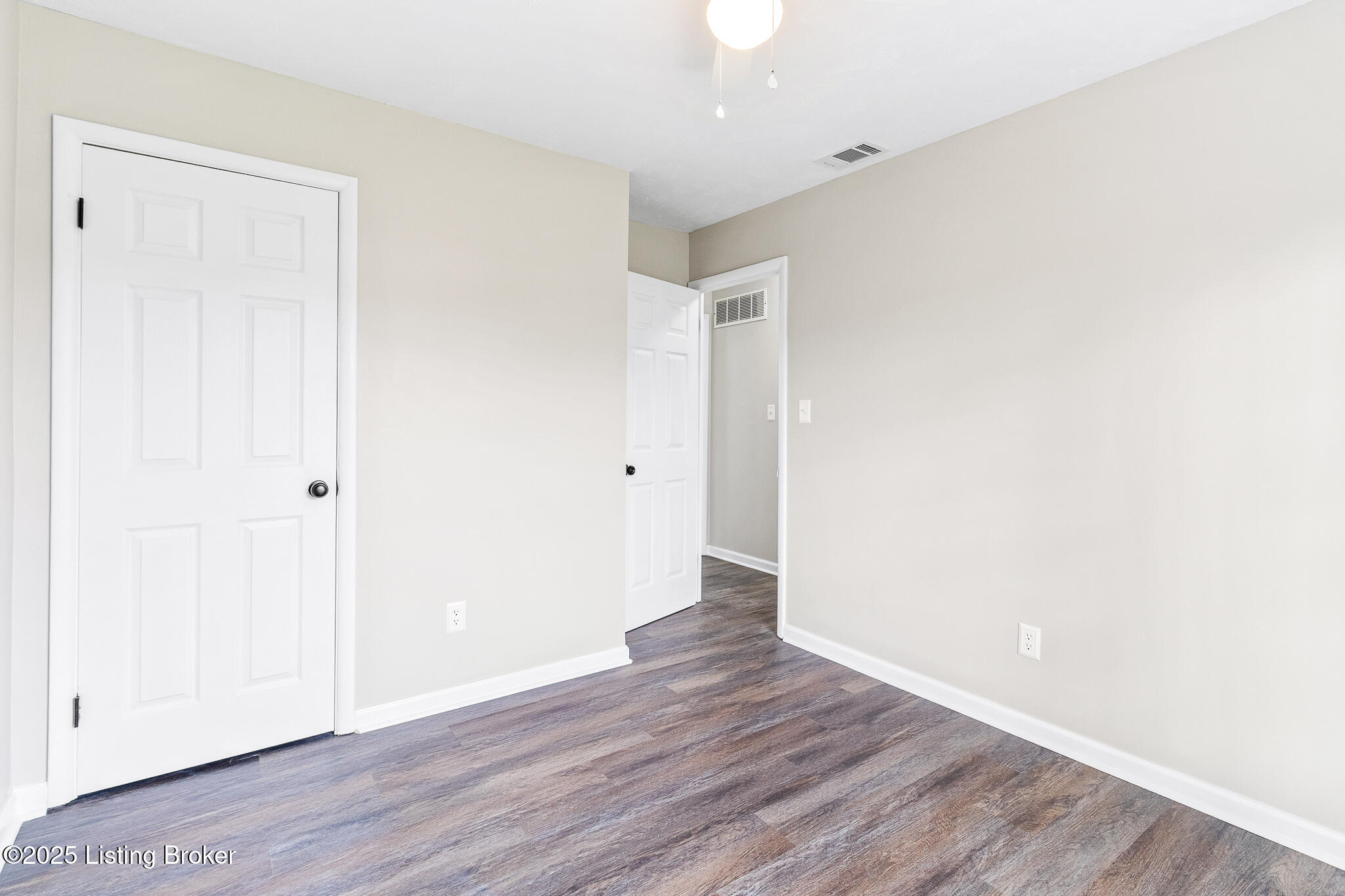 2231 Liverpool Ln, Louisville, Kentucky image 18