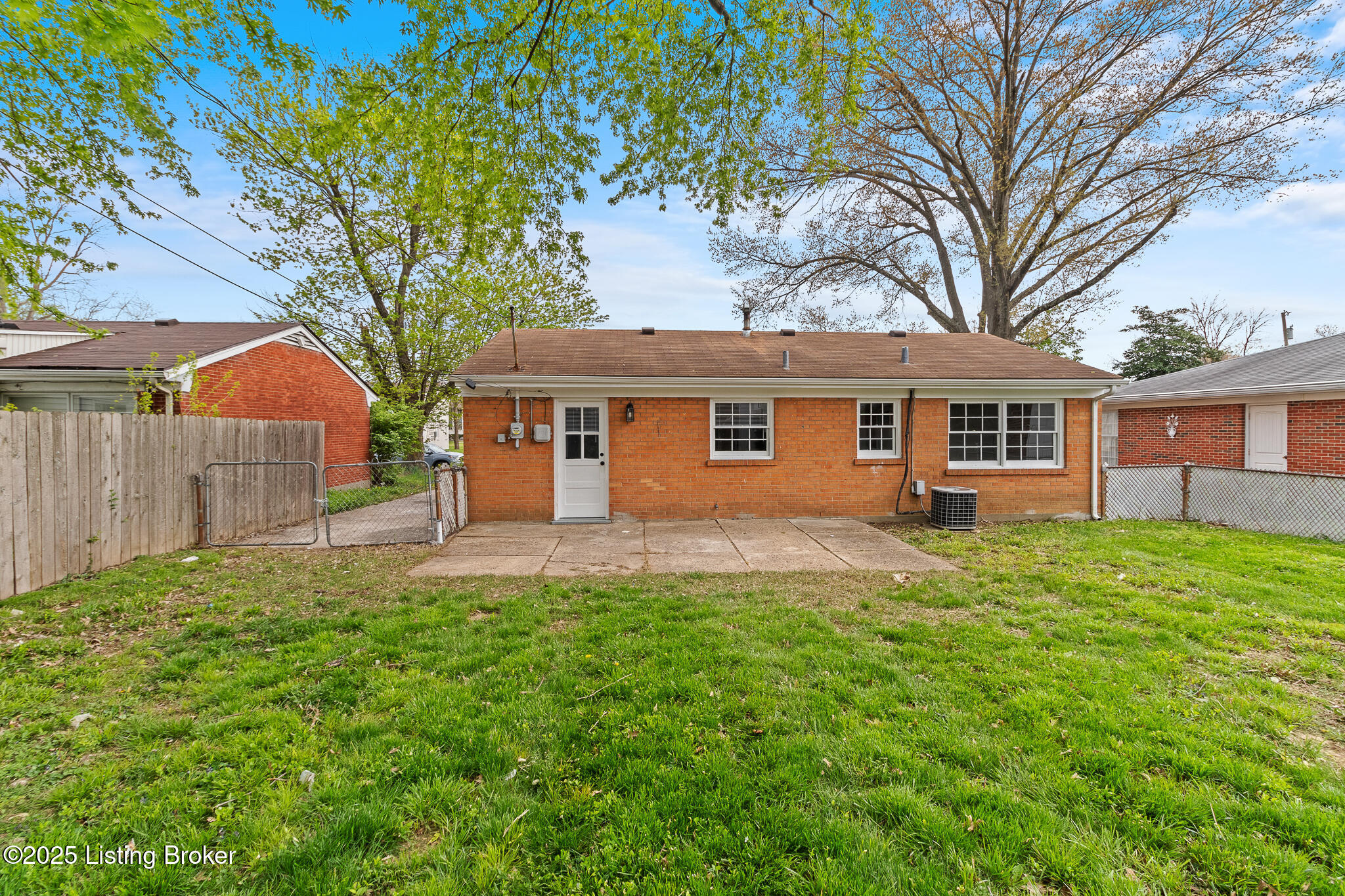 2231 Liverpool Ln, Louisville, Kentucky image 22