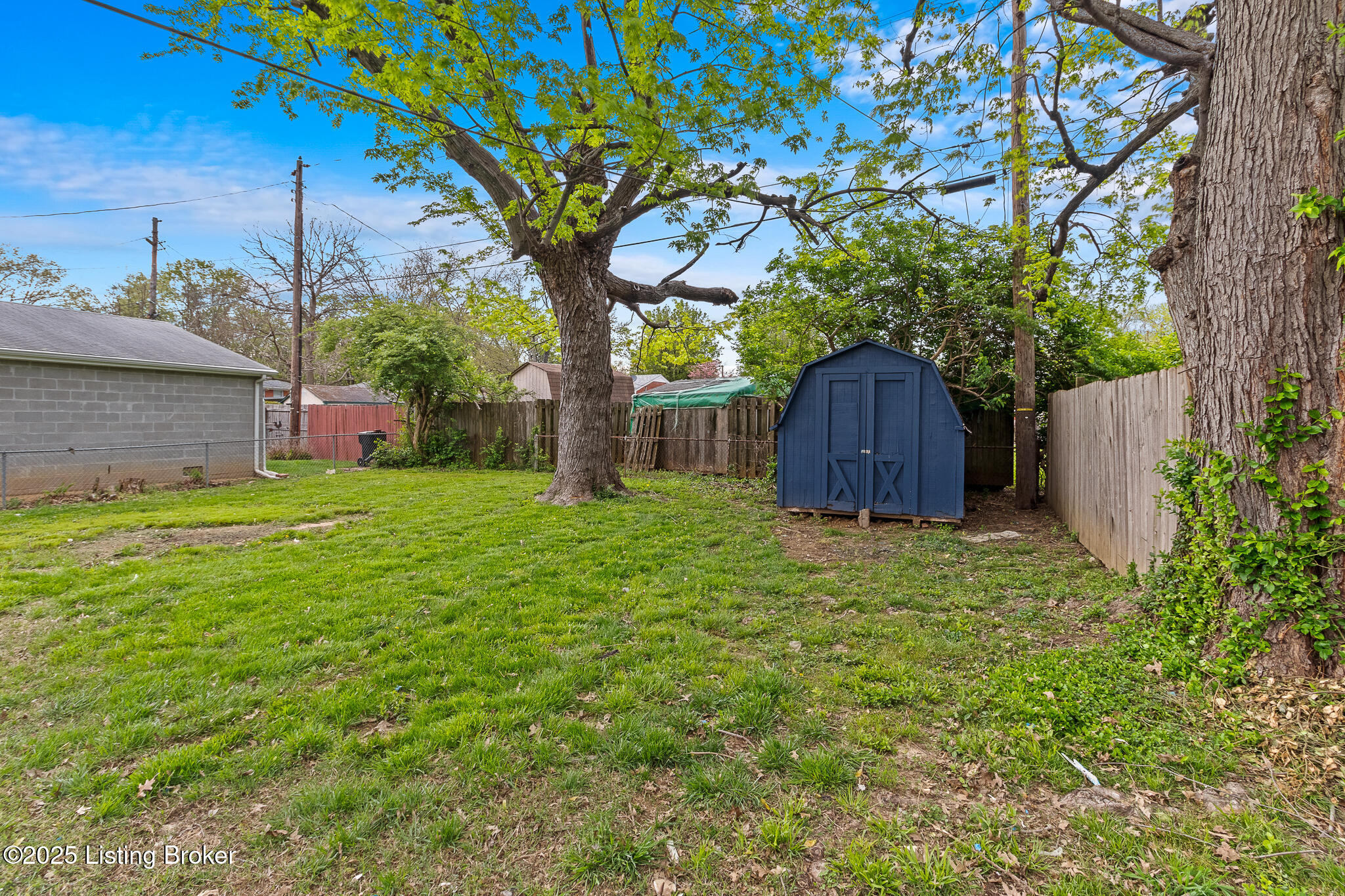 2231 Liverpool Ln, Louisville, Kentucky image 21