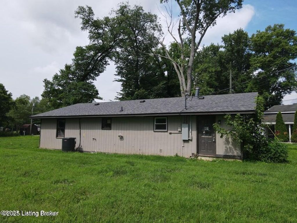 Photo of 6320 Jefferson St, Westport, KY 40077 (MLS # 1699132)