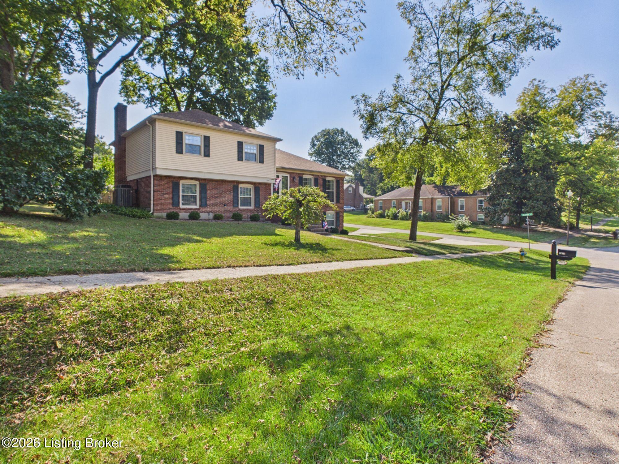 7613 Charron Rd
