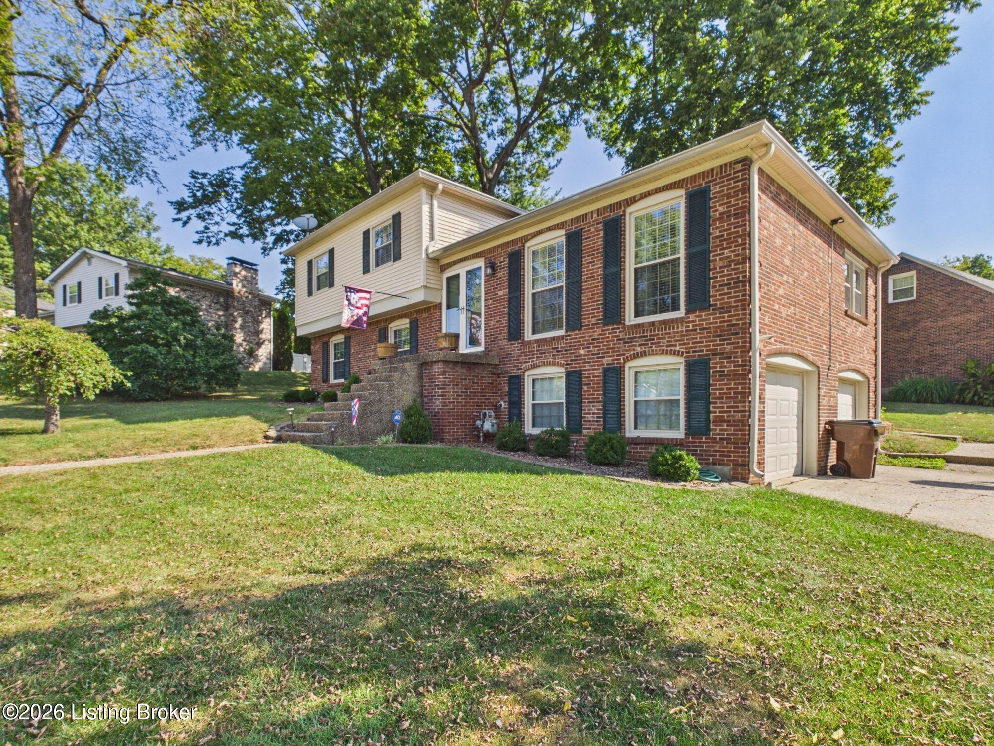 7613 Charron Rd