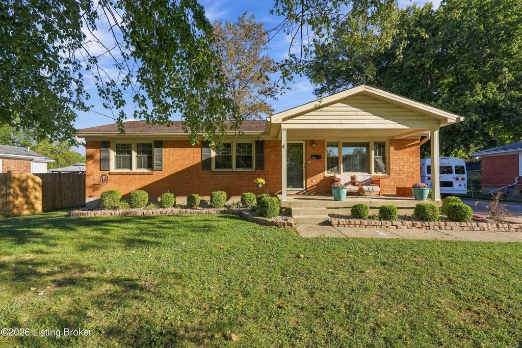 Photo of 7007 Meihaus Way, Louisville, KY 40272 (MLS # 1731223)