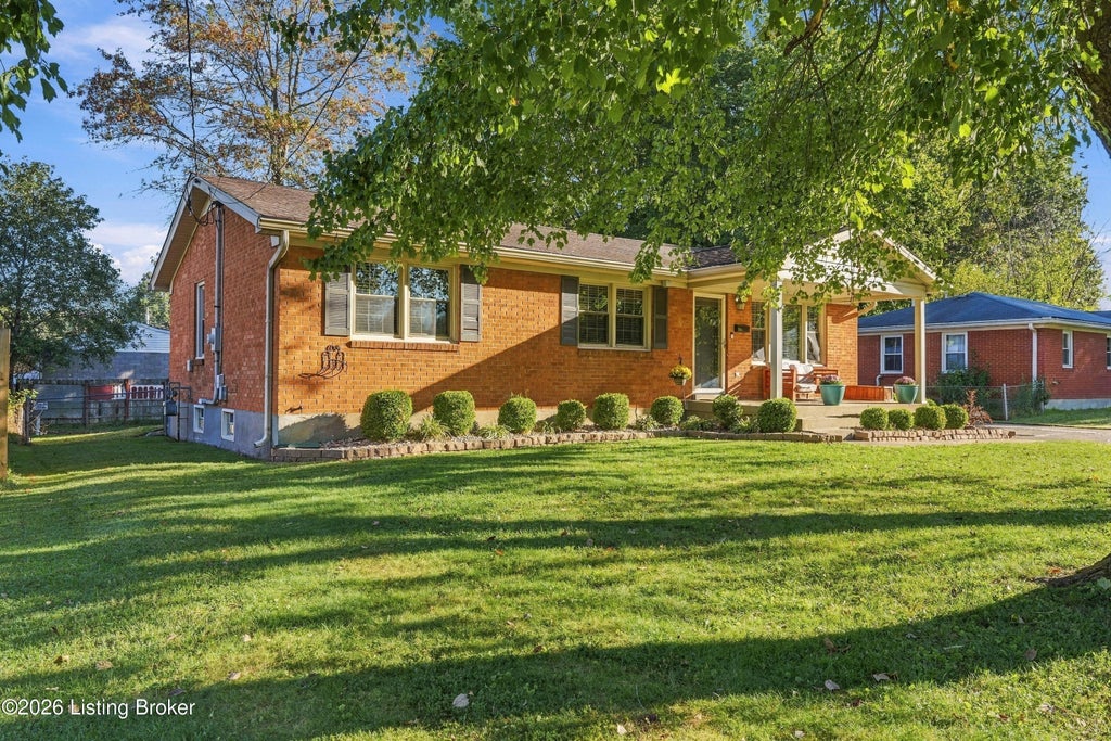 Photo of 7007 Meihaus Way, Louisville, KY 40272 (MLS # 1731223)
