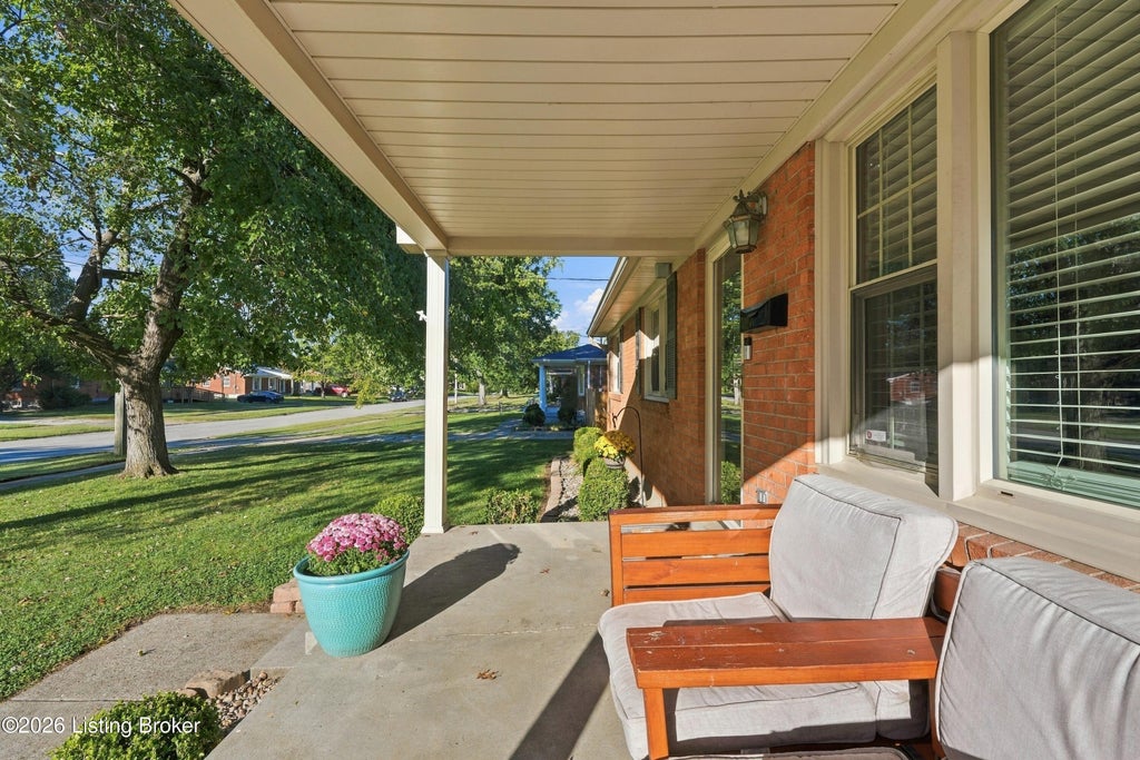 Photo of 7007 Meihaus Way, Louisville, KY 40272 (MLS # 1731223)
