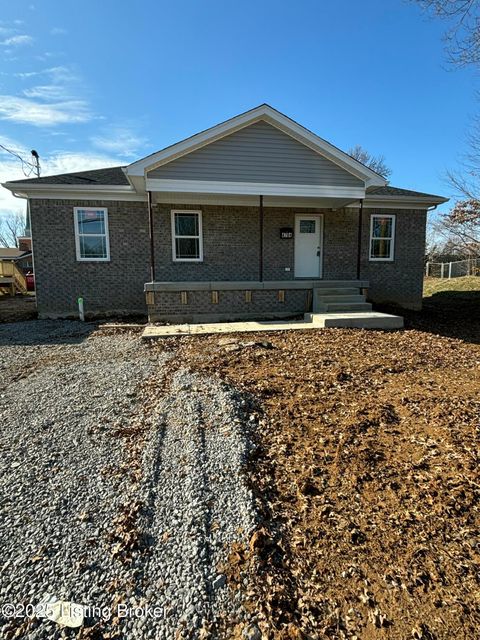Photo of 4704 Quinn Dr, Louisville, KY 40216 (MLS # 1705338)