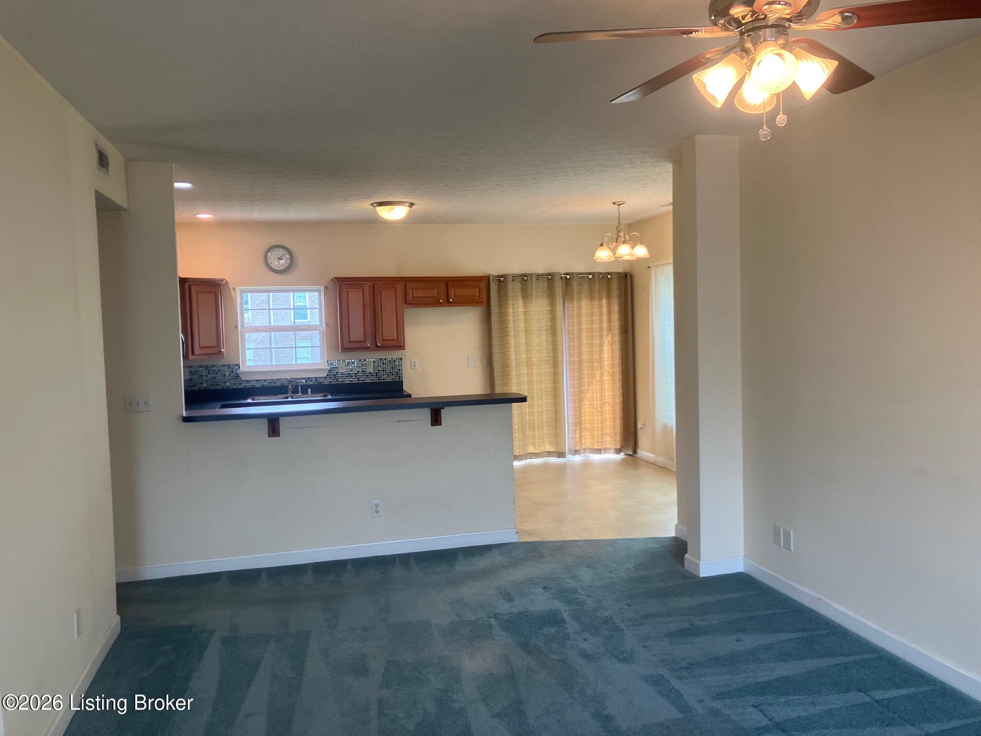 6010 Wooded Creek Dr 102