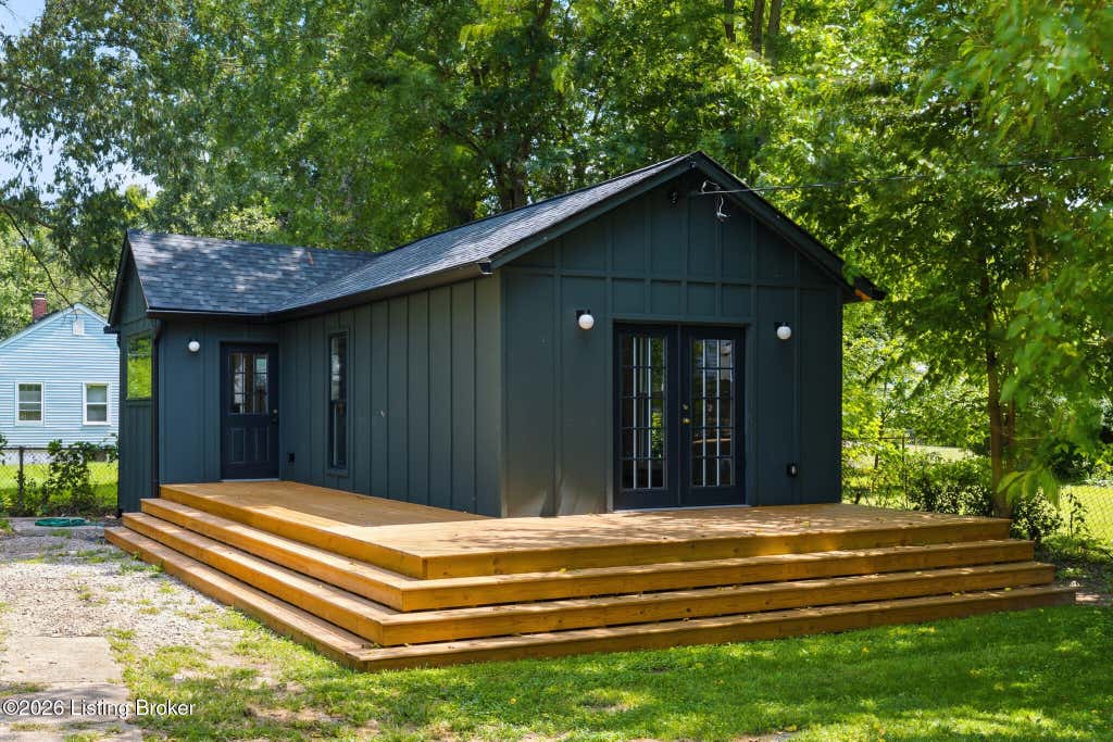 Photo of 531 N 44th St, Louisville, KY 40212 (MLS # 1725492)