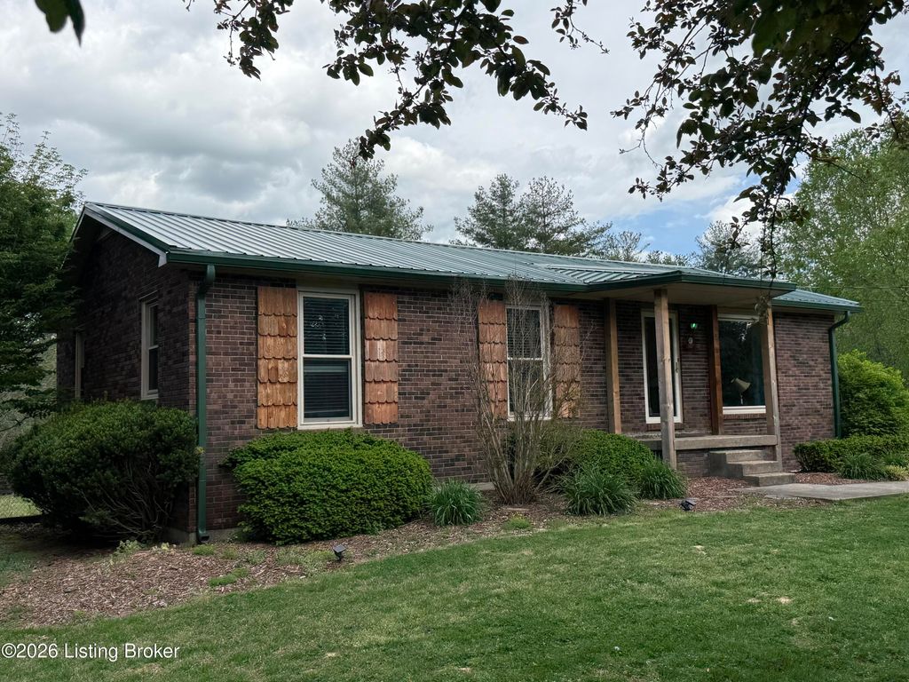 Photo of 5713 Renada Dr, Crestwood, KY 40014 (MLS # 1715087)