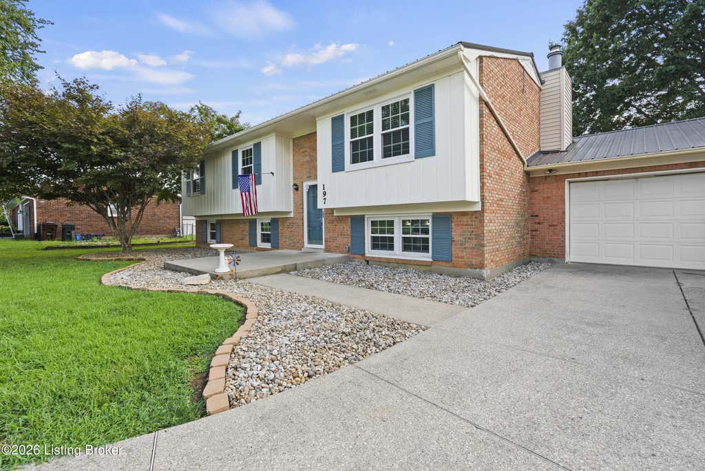 Photo of 197 Washington Ct, Mt Washington, KY 40047 (MLS # 1727175)